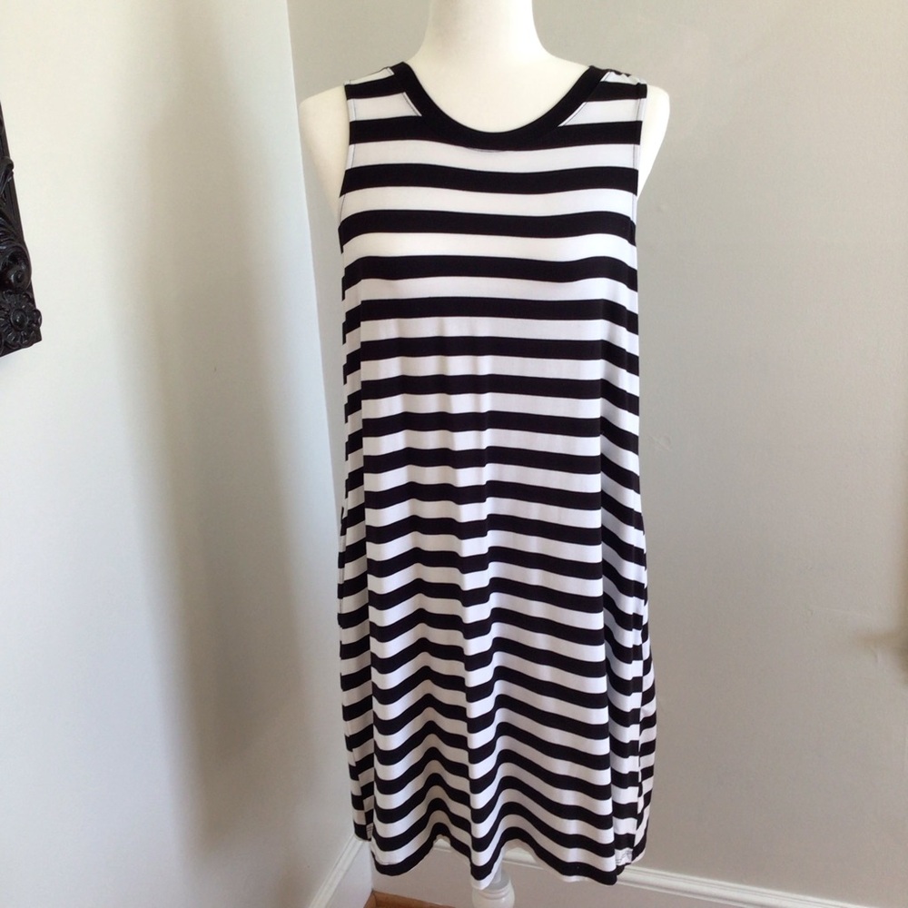 Time and Tru Black and White Sleeveless Tank Dress